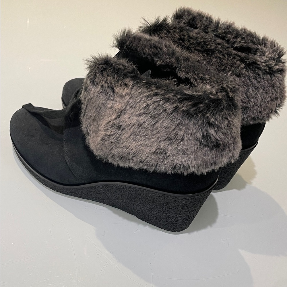 COLE HAAN Wedge Heel Lace Up Ankle Winter Boots with Faux Fur Cuff - Picture 10 of 11